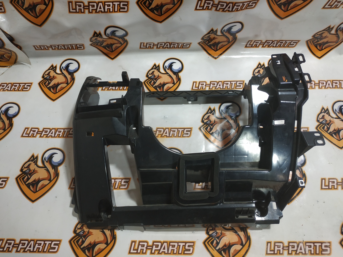 FB0500052XXX Кронштейн отделки торпеды Range Rover Sport L320 (2005-2013) Б/У